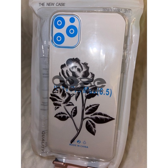 Black Rose Print iPhone 11 Pro Max Case 🖤 - Picture 17 of 17